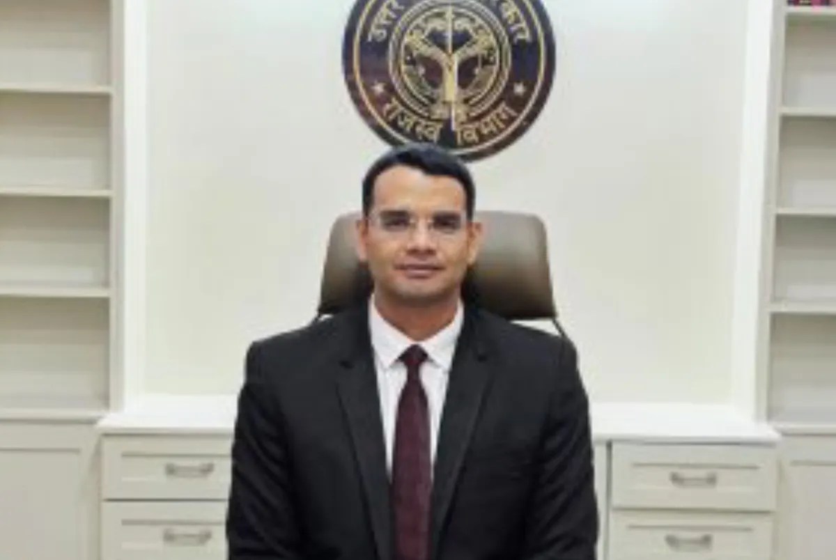 डीएम की बड़ी कार्रवाई, आंगनबाड़ी भर्ती में रिश्वतखोरी का खुलासा, दो बाबू और एक बिचौलिया को भेजा जेल