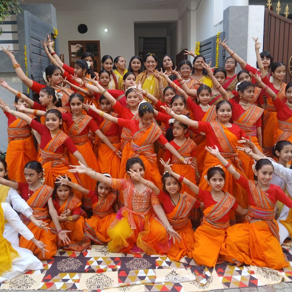 जानकीपुरम में वासंतिका उत्सव का आयोजन:श्री नृत्यधाम दक्ष फाउंडेशन ने बसंत पंचमी पर किया आयोजन