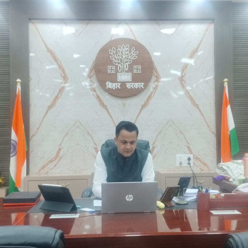 भू-अर्जन कार्यों में लापरवाही बर्दाश्त नहीं-DM:प्रमुख परियोजनाओं में तेजी लाने के निर्देश, कहा-भूमि अधिग्रहण प्रक्रिया समय से पूरी करें