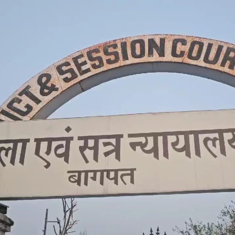 पुलिसकर्मियों से मारपीट, सरकारी काम में बाधा मामले में फैसला:कोर्ट ने आरोपी को 2 साल 7 माह की सजा, 10 हजार रुपए का लगाया जुर्माना