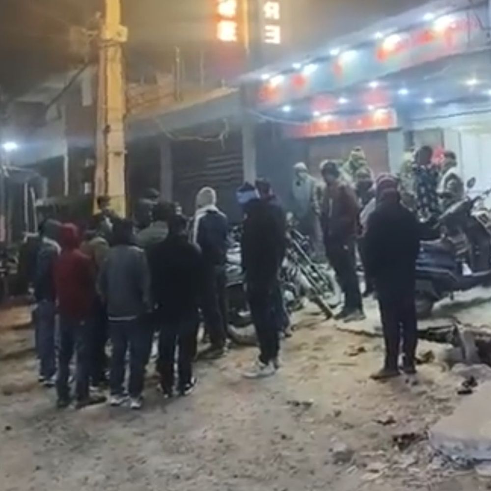 बक्सर के अस्पताल में मरीज की मौत:परिजन ने इलाज में लापरवाही का आरोप लगाकर किया हंगामा, दोषियों पर कार्रवाई की मांग