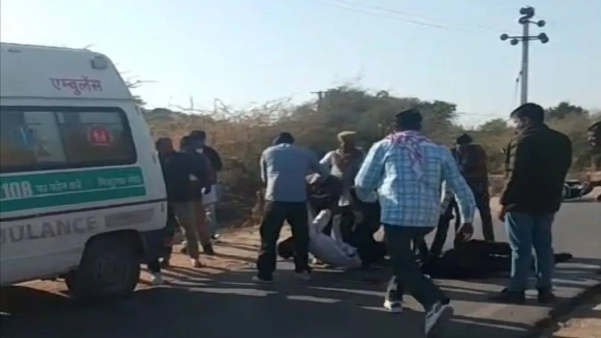 कैंपर वाहन – स्कूटी भिड़े, हादसे में स्कूटी सवार दो युवक की मौत