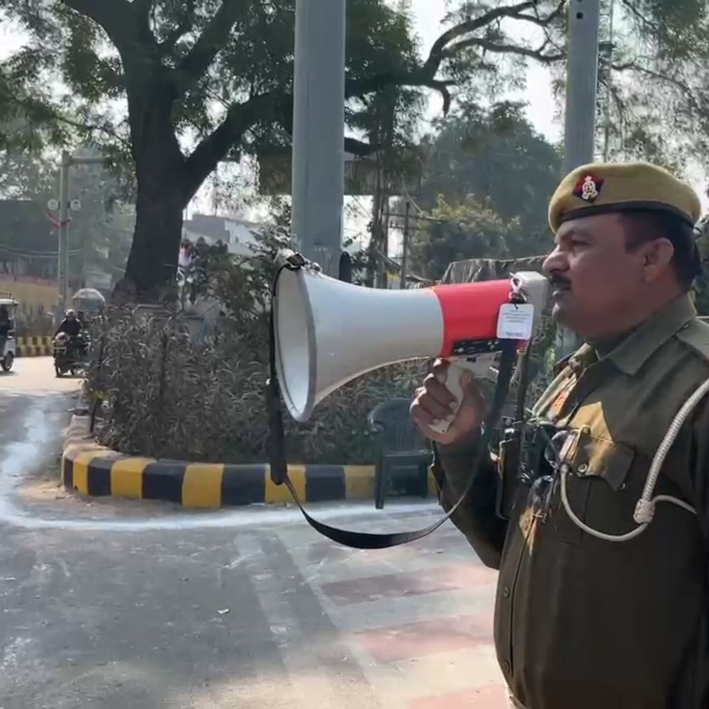 प्रयागराज माघ मेला: रूट डायवर्जन से परेशानी:डीआरएम ऑफिस रोड सील, पांटून पुलों से सीधी एंट्री बंद; पुलिस घुमा रही