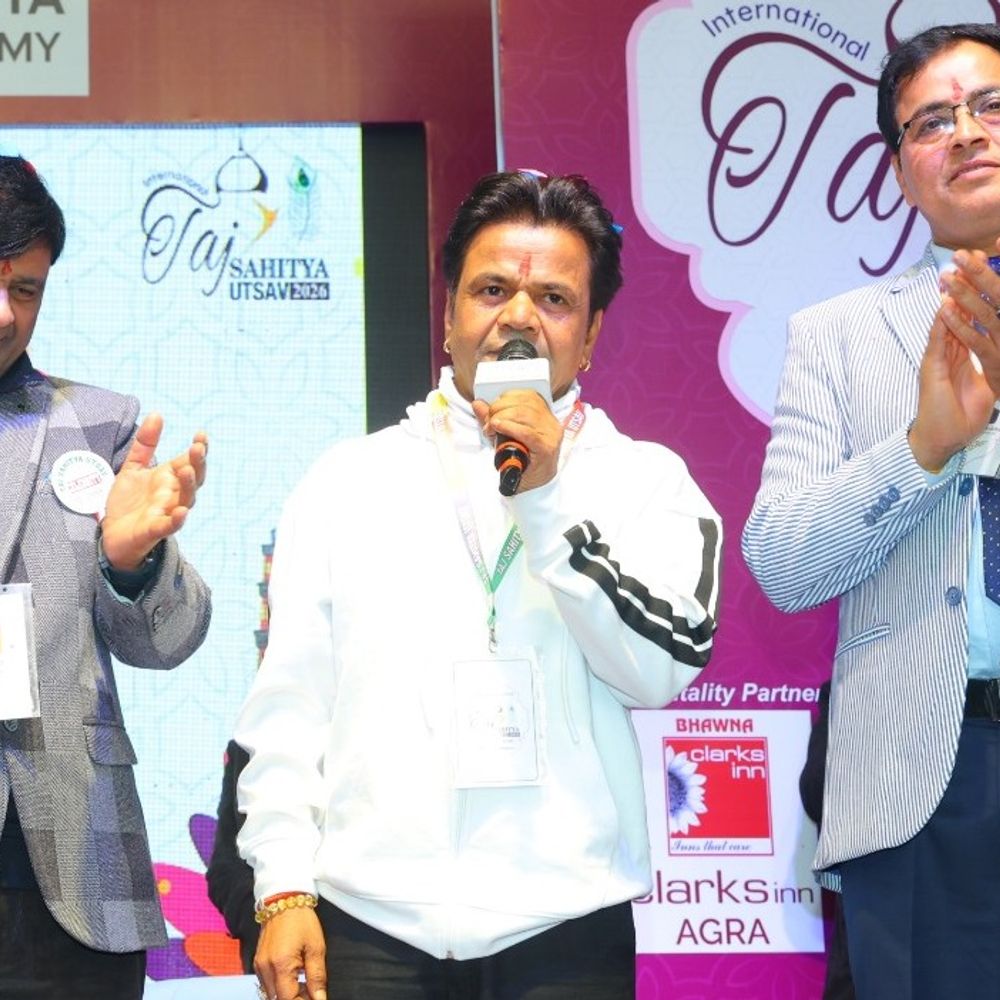 आगरा में कॉमेडियन राजपाल यादव का हुआ सम्मान:ताज साहित्य उत्सव में पहुंचे एक्टर, बोले उत्तर प्रदेश है मेरा कुलधाम