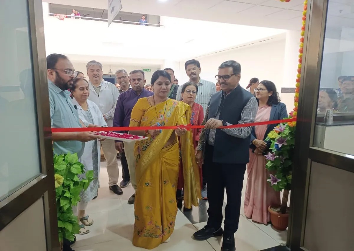 मोतियाबिंद, ग्लूकोमा आंख सर्जरी के लिए आइ आधुनिक मशीन