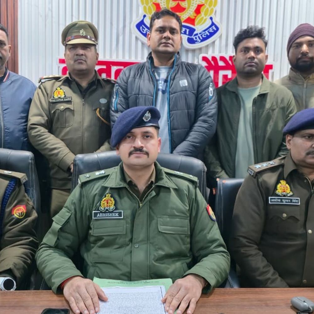 औरैया में सुनार की हत्या में दो दोस्त गिरफ्तार:₹3.50 लाख को लेकर हुआ था विवाद, सिर पर मूसल मारा, चाकू से गर्दन रेती