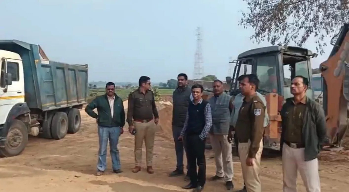 देवलोंद क्षेत्र में अवैध रूप से भंडारित 150 घन मीटर रेत जब्त