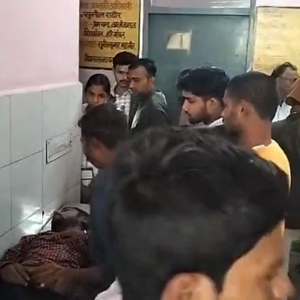 घरेलू कलह से परेशान युवक ने किया सुसाइड:मेन गेट पर रस्सी डालकर फांसी लगाई, बीएससी की परीक्षा नहीं दे पाया था