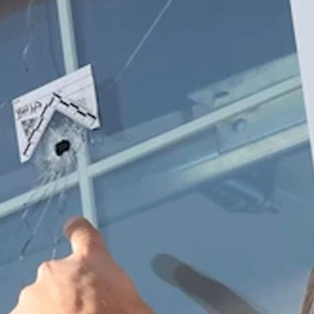 कनाडा में पंजाबी सिंगर के घर फायरिंग:दीवार चीर बेडरूम तक पहुंचीं गोलियां; ​​​​​​​आंडा बटाला के नाम से मांगी थी ₹4 करोड़ फिरौती