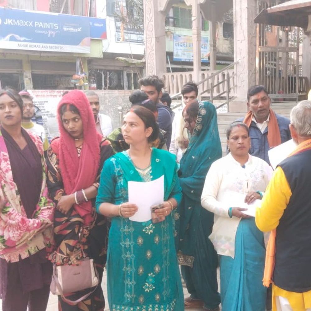 किन्नर समाज ने लगाया जबरन धर्म परिवर्तन का आरोप:भदोही एसपी ने सीओ स्तर की जांच के दिए आदेश