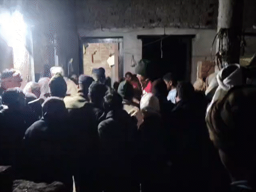 दामाद की बाइक चोरी, ढूंढने निकले ससुर की हत्या:गांव में हो गई कहासुनी, चाकू गोदकर मार डाला; पुलिस ने आरोपी पिता-बेटे को किया गिरफ्तार