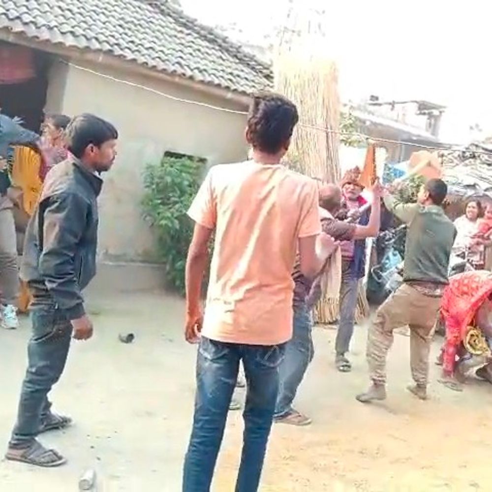 मधेपुरा में ट्रैक्टर विवाद पर दो पक्षों में मारपीट:बिहार पुलिस जवान और रिटायर होमगार्ड समेत 6 लोग घायल, वीडियो वायरल