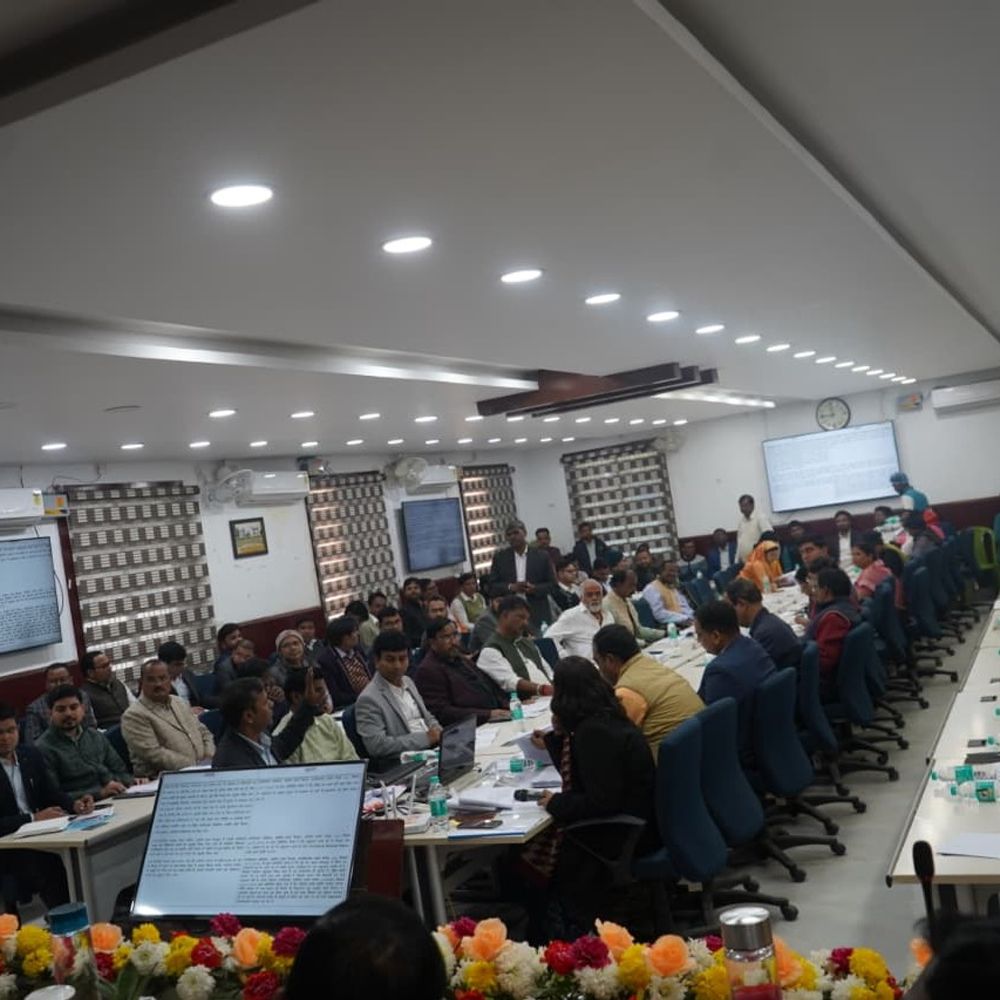 अररिया सांसद की अध्यक्षता में दिशा समिति की बैठक:विकास कार्यों की गति और गुणवत्ता पर दिए गए सख्त निर्देश