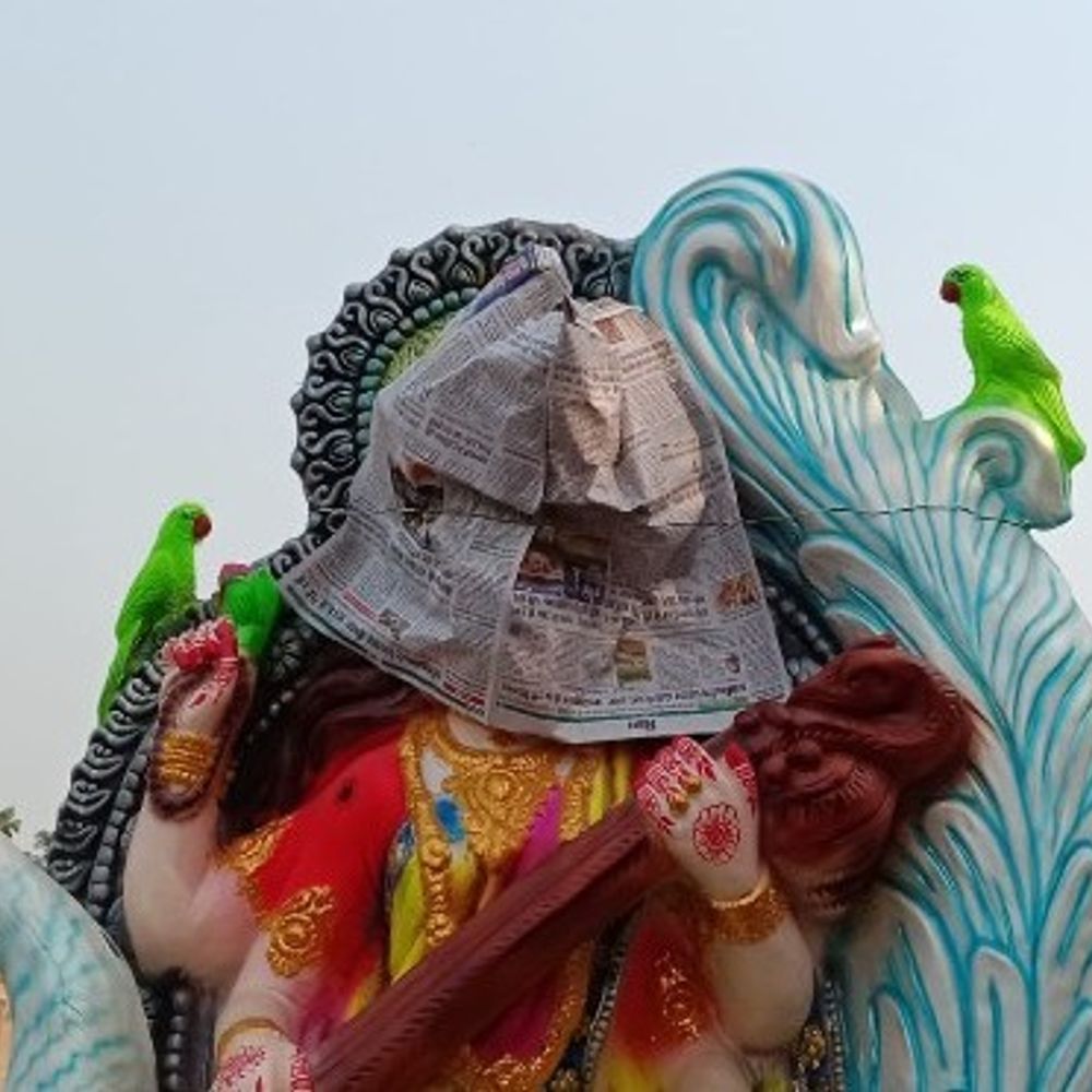 चौतरवा में सरस्वती पूजा के लिए 24 लाइसेंस जारी:प्रशासन सतर्क, संवेदनशील स्थानों पर विशेष निगरानी, डीजे-अश्लील गीतों पर प्रतिबंध