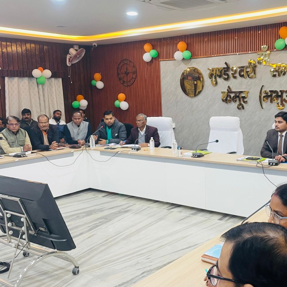 कैमूर में स्वास्थ्य विभाग की बैठक:अस्पताल सेवा पर जताई नाराजगी, कम प्रदर्शन वाले प्रखंडों में सुधार के निर्देश