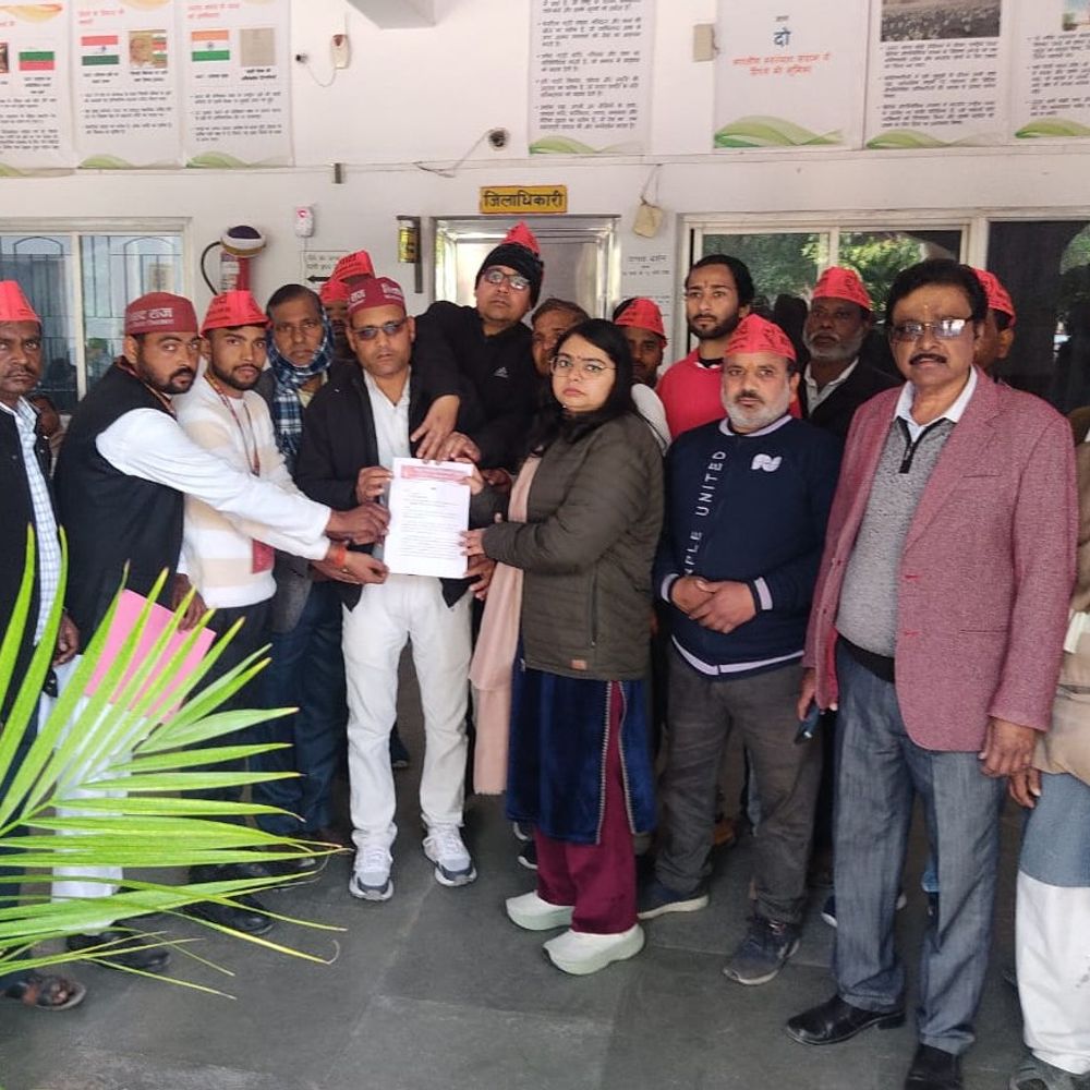 मेरठ में सोनू कश्यप हत्याकांड के विरोध में प्रदर्शन:हाथरस में निषाद पार्टी ने मुख्यमंत्री से उच्चस्तरीय जांच की मांग की