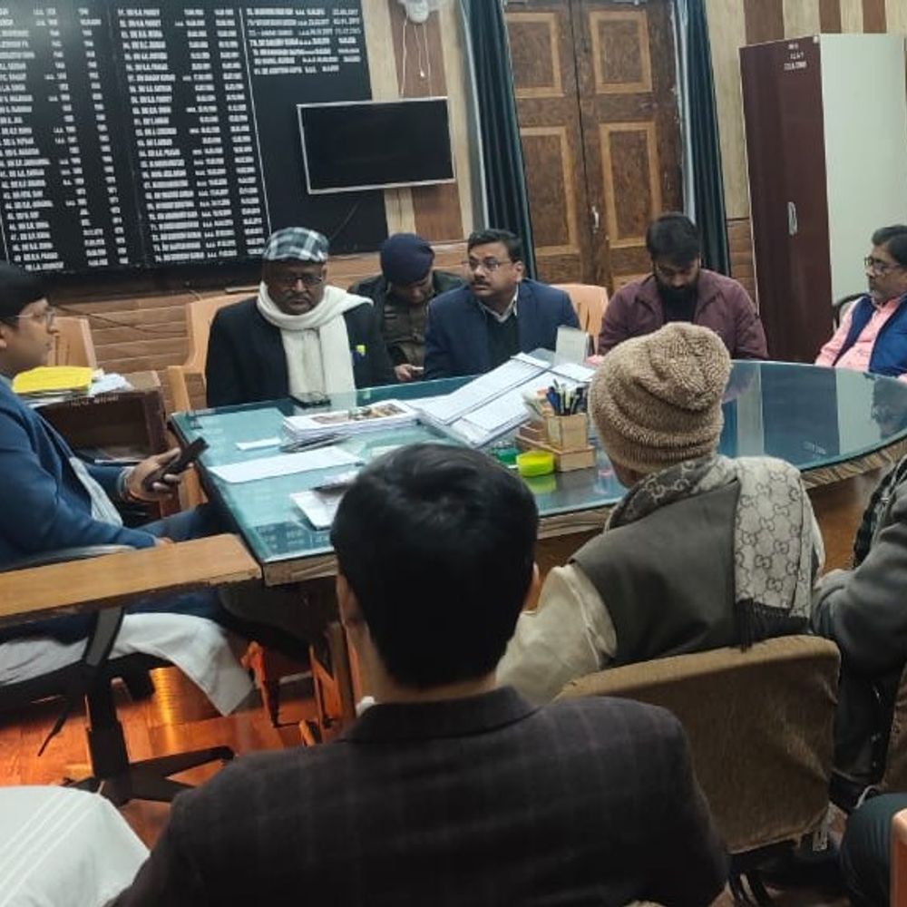 सरस्वती पूजा, शब-ए-बारात पर शांति समिति की बैठक:सीवान में सौहार्दपूर्ण माहौल में पर्व मनाने की अपील, आपसी भाईचारे पर दिया गया जोर