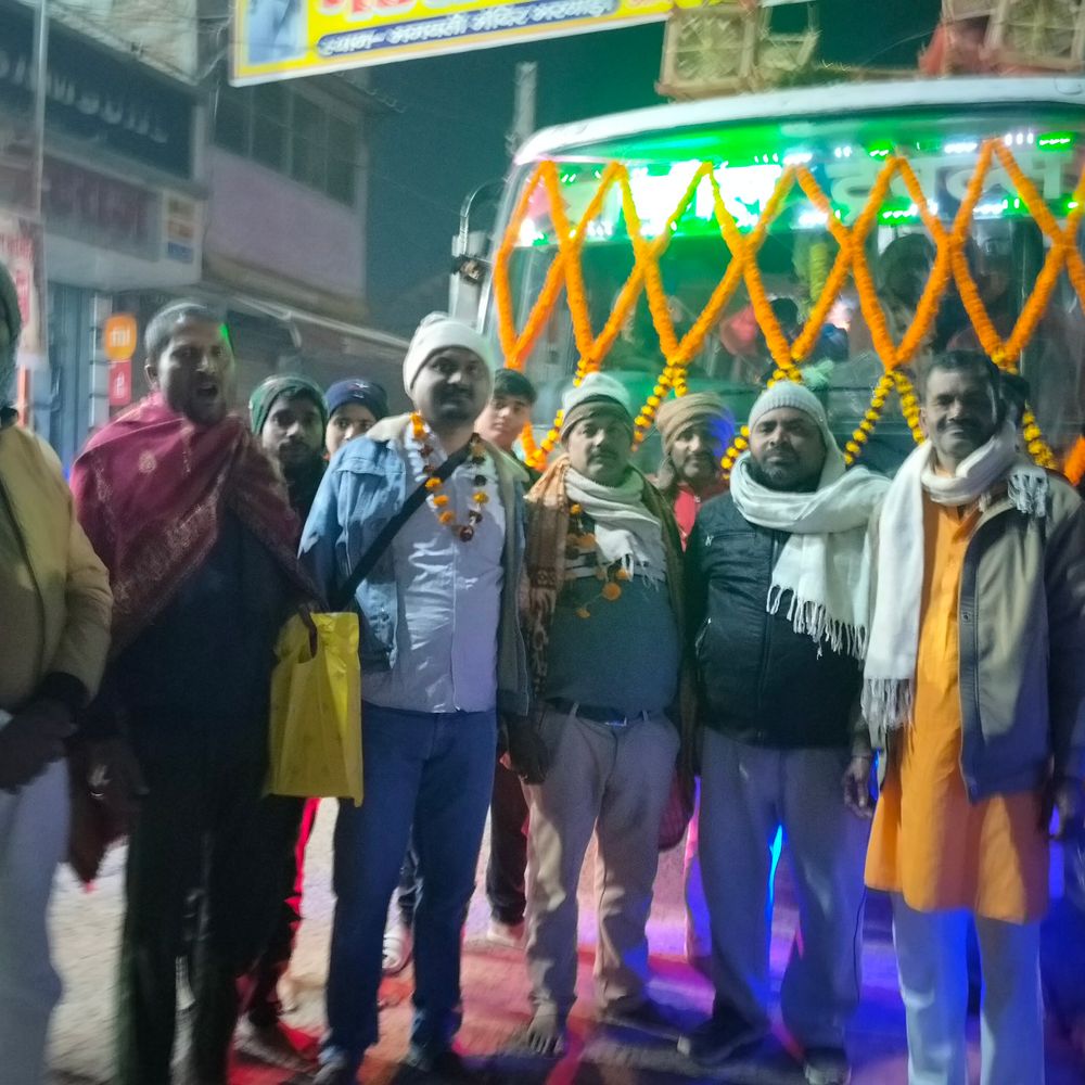 भरवाड़ा से 251 कांवर यात्री देवघर रवाना:18 जनवरी से सुल्तानगंज से शुरू करेंगे 108 किमी की कांवर यात्रा, छोटे बच्चे भी शामिल