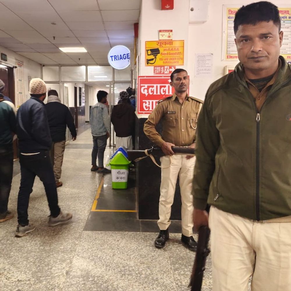 सहरसा में बिस्किट विक्रेता को गोली मारी:हालत गंभीर, 500 रुपये लूटने के बाद बदमाशों ने की फायरिंग, करुआ मंदिर के पास वारदात