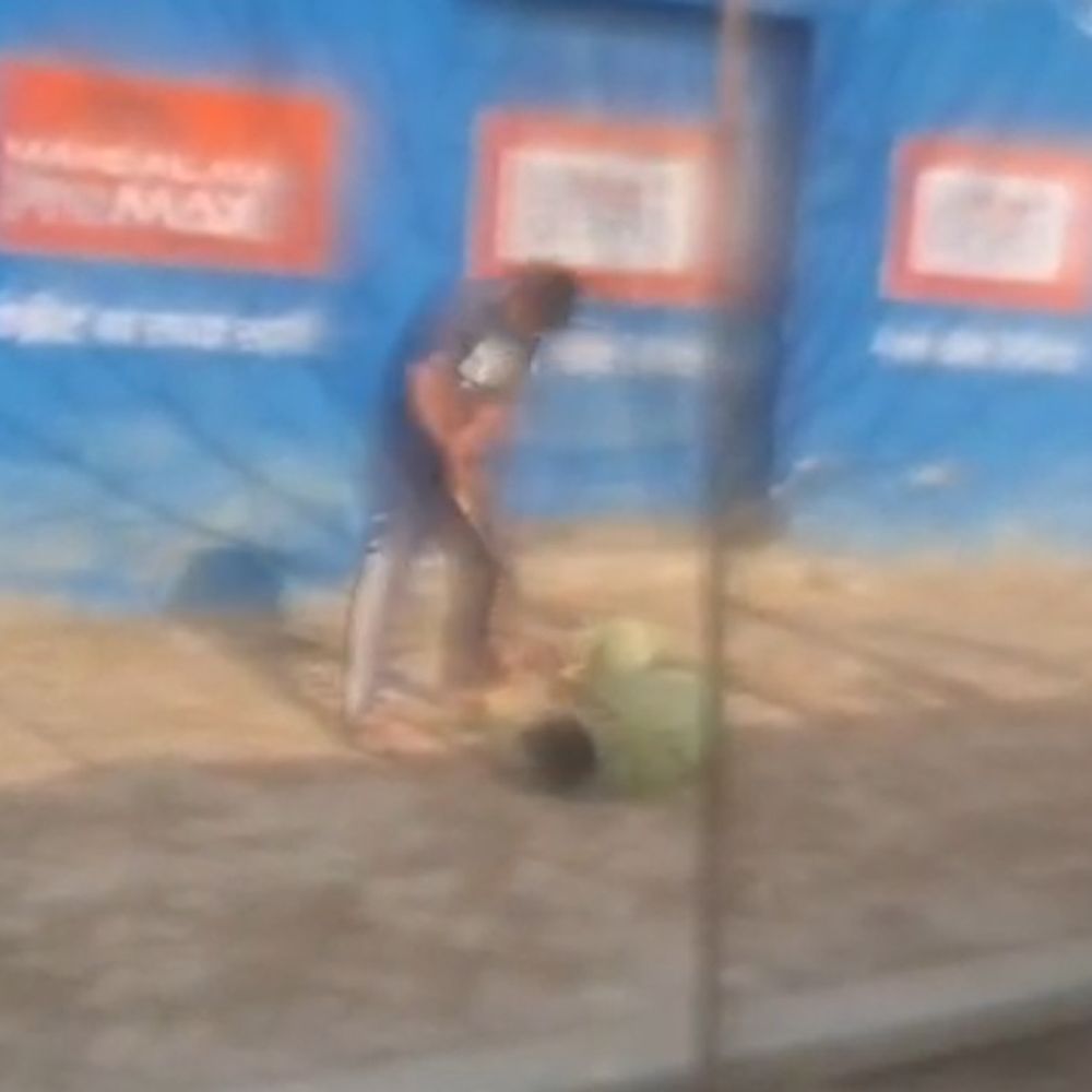 मुजफ्फरनगर में युवक की पिटाई का VIDEO:मुक्कों, लातों और थप्पड़ों की बरसात करते दिखा दबंग, पुलिस ने किया गिरफ्तार