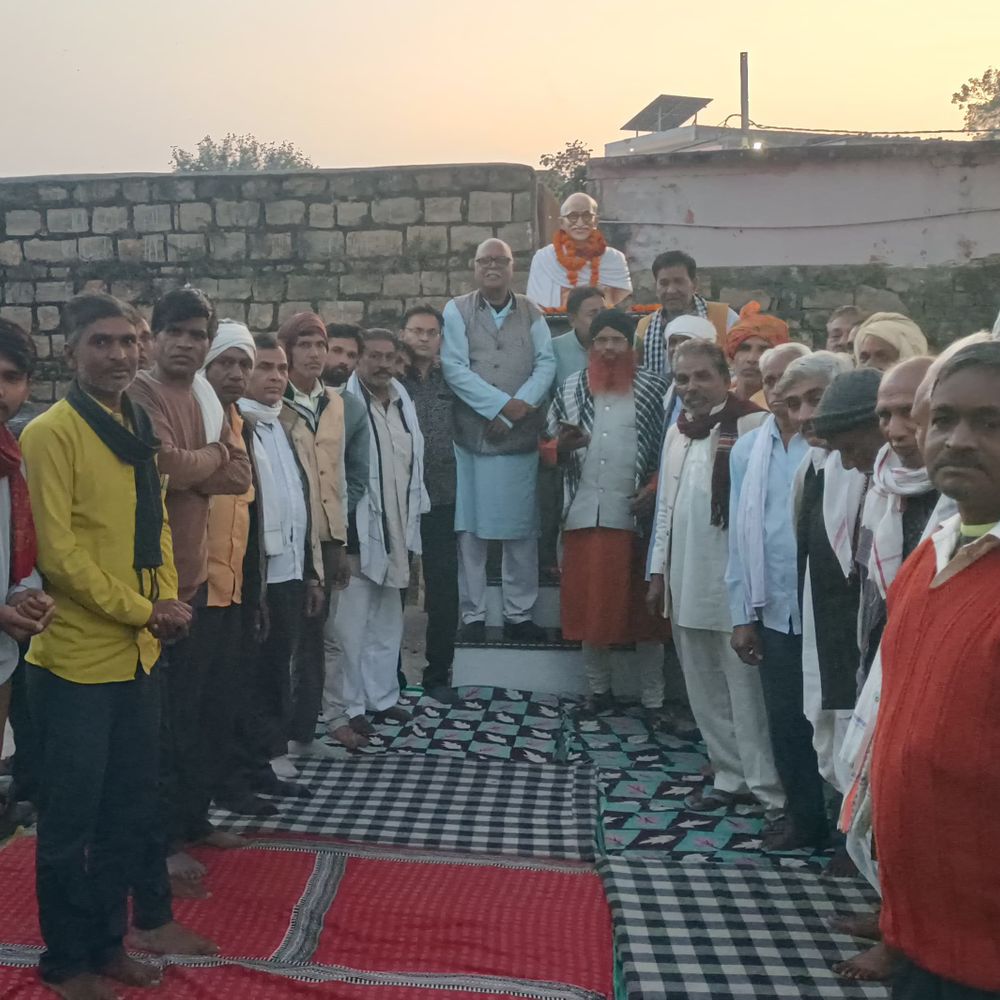 श्योपुर के सोईंकलां में महात्मा गांधी की नई प्रतिमा स्थापित:लोगों ने अर्पित की श्रद्धांजलि, पुरानी प्रतिमा तोड़ने वालों को पकड़ने की मांग