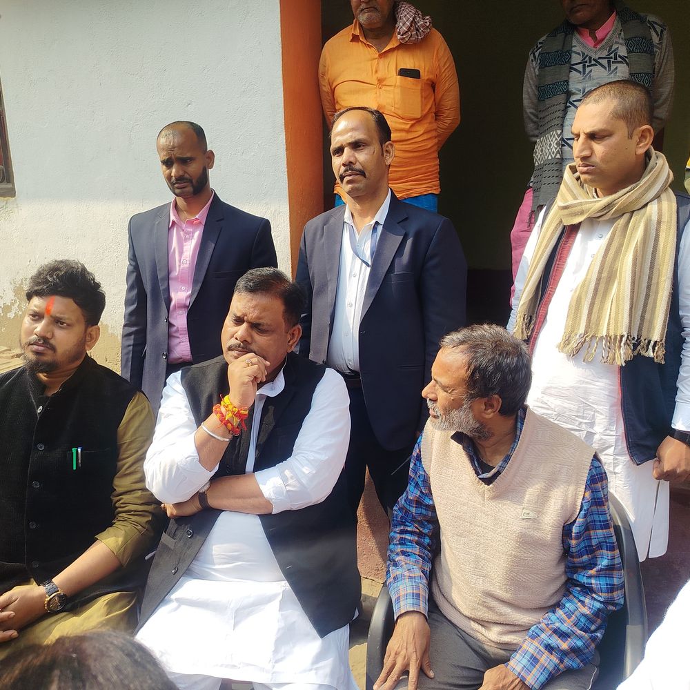 मृत छात्रा के परिजनों से मिले मंत्री संजय पासवान:जहानाबाद में पीड़ित परिवार को दिया सांत्वना, बोले- दोषियों को बख्शा नहीं जाएगा, मिलेगी कड़ी सजा