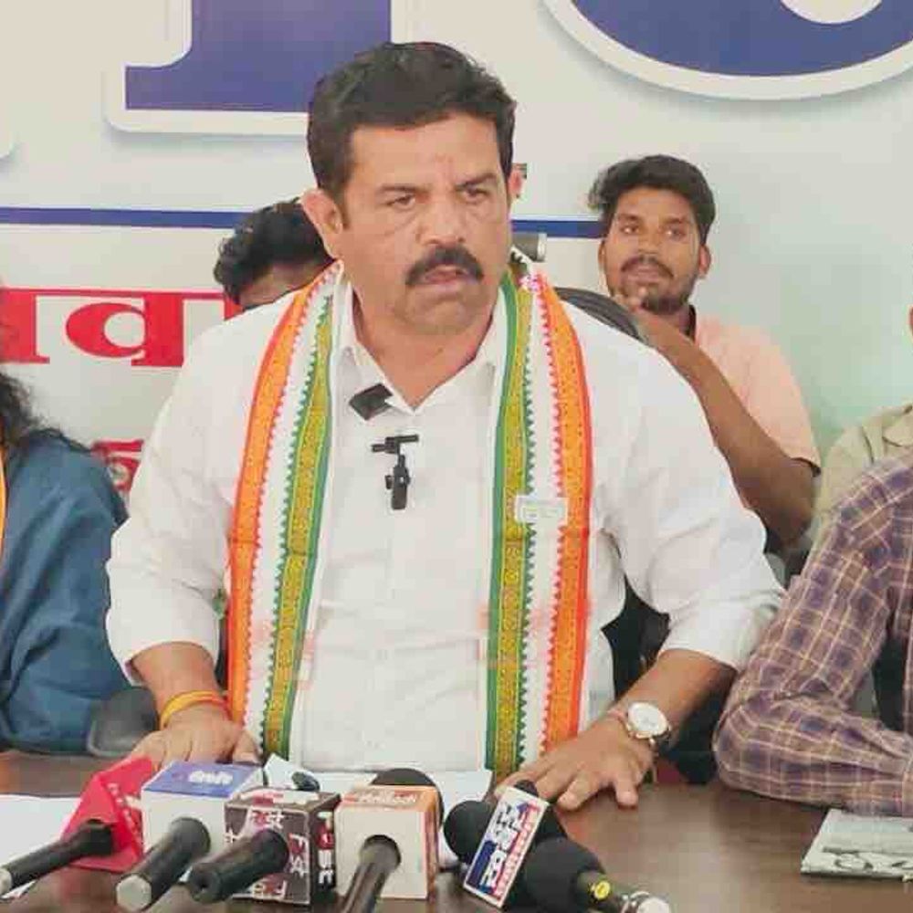 बीजापुर में बुलडोजर कार्रवाई के बाद सियासत तेज:भाजपा ने 25 कांग्रेसियों की सूची बताई, कांग्रेस ने नाम सार्वजनिक करने को कहा