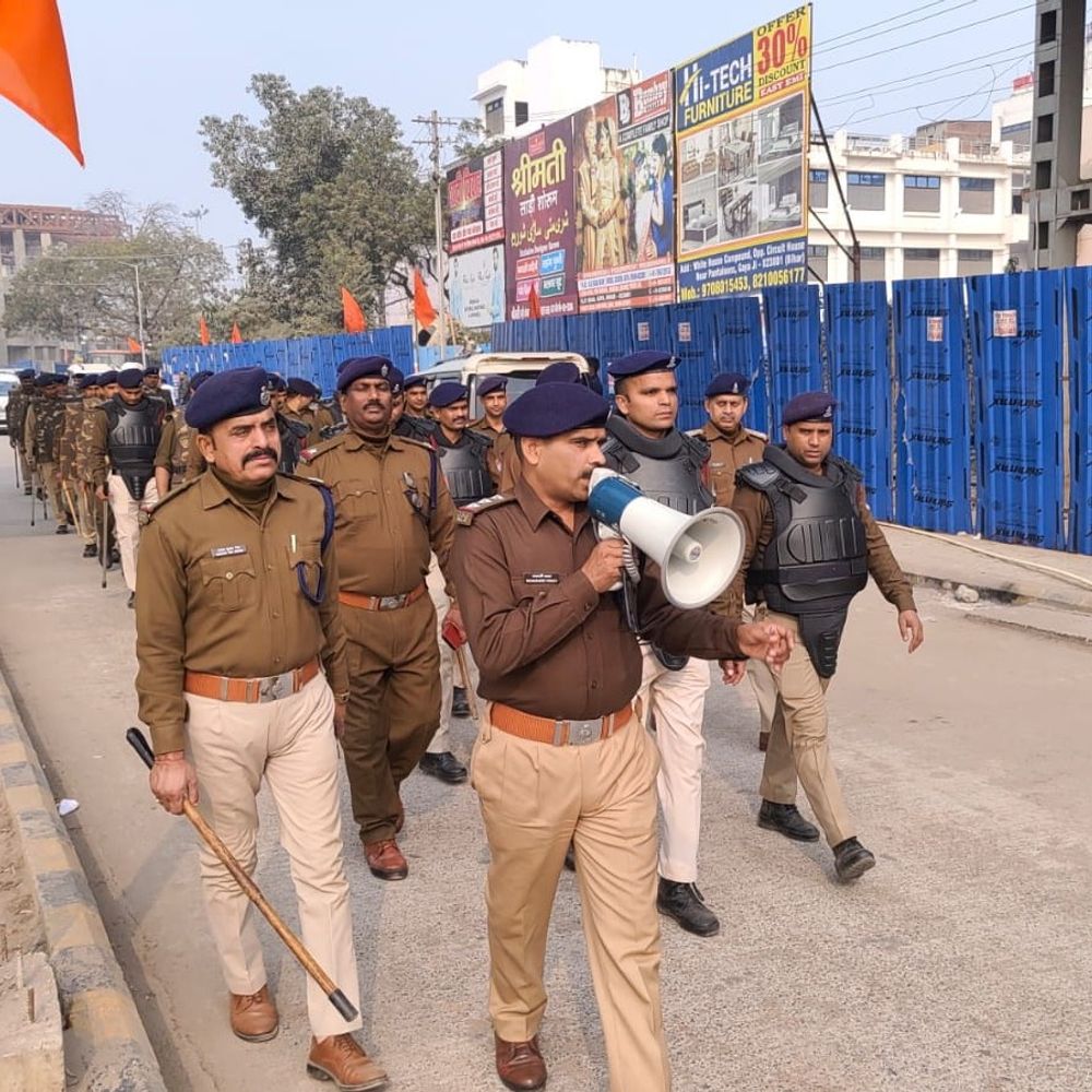 गया रेलवे स्टेशन पर माघ मेला को लेकर सुरक्षा कड़ी:RPF, RPSF-GRP का फ्लैग मार्च; ड्यूटी पर तैनात जवानों को सतर्कता बरतने के निर्देश