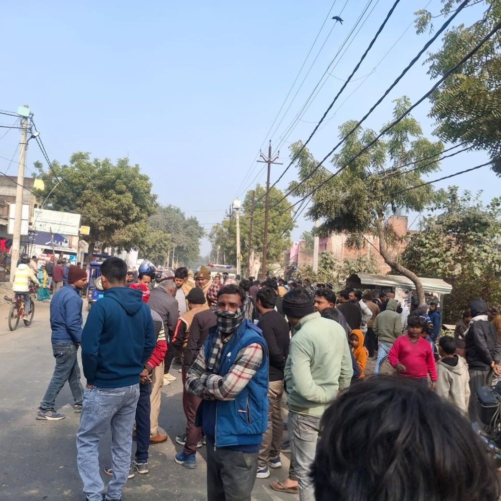 बेटी का रिश्ता देखने जा रहे पिता की मौत:उतरौला में डंपर की चपेट में आने से हुआ हादसा, चालक फरार