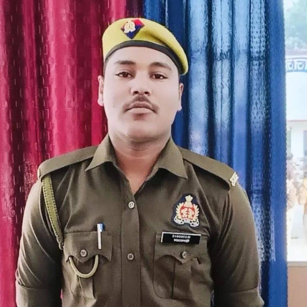 नेट का पेपर देकर लौट रहे सिपाही की मौत:रायबरेली में कोहरे के कारण बाइक ट्रक से टकराई, जौनपुर में था तैनात