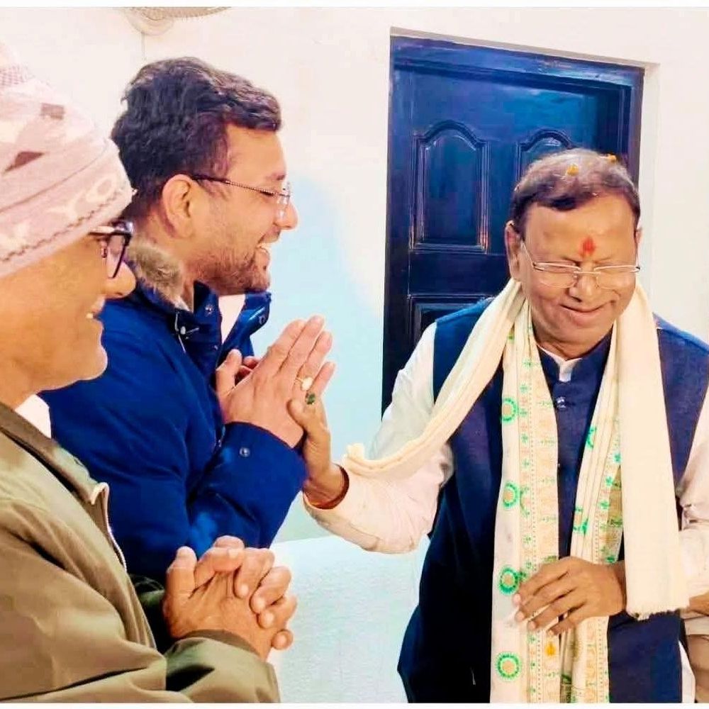 महराजगंज विधायक अमनमणि त्रिपाठी ने पंकज चौधरी से की मुलाकात:नौतनवा में 2027 चुनाव को लेकर की चर्चा, 20 मिनट चली मुलाकात