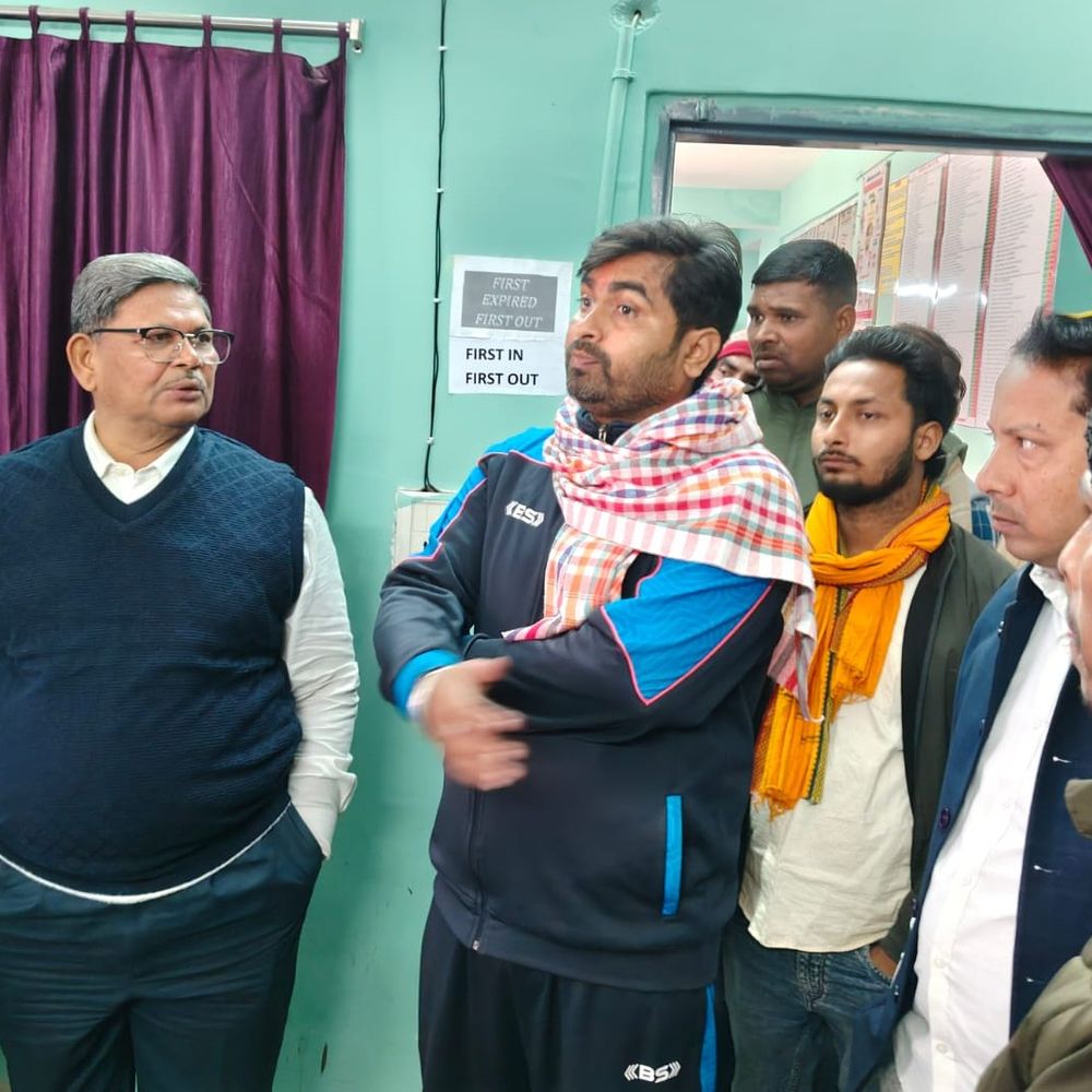 CHC परबत्ता में सिविल सर्जन का सरप्राइज इंस्पेक्शन:खगड़िया में अव्यवस्था देख प्रभारी डॉक्टर का वेतन रोका, अन्य पर कार्रवाई के आदेश