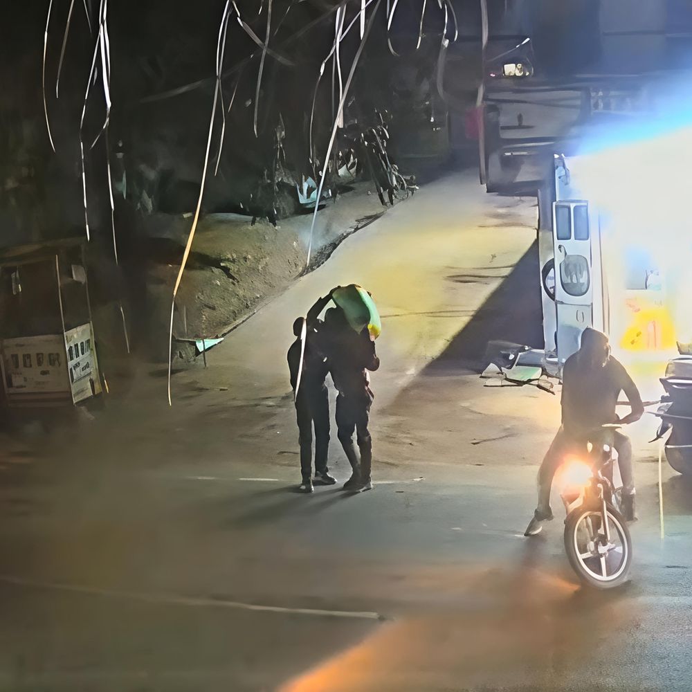 शिवपुरी में युवक से 4 हजार की ठगी:बाइक सवारों ने बातों में उलझाकर जेब से उड़ाए पैसे