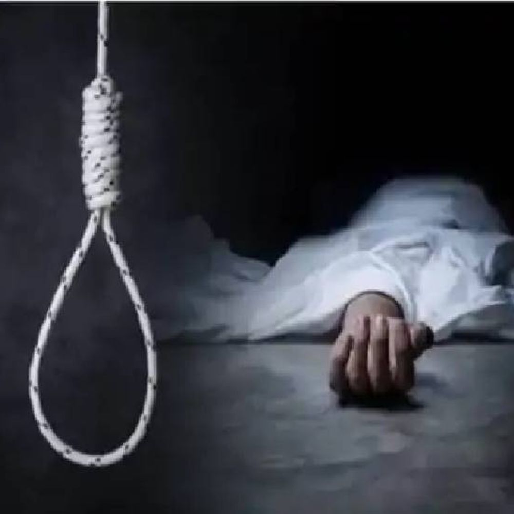 सीतापुर में युवक ने की आत्महत्या:थानगांव इलाके में फांसी पर लटका मिला शव, पुलिस जांच जारी