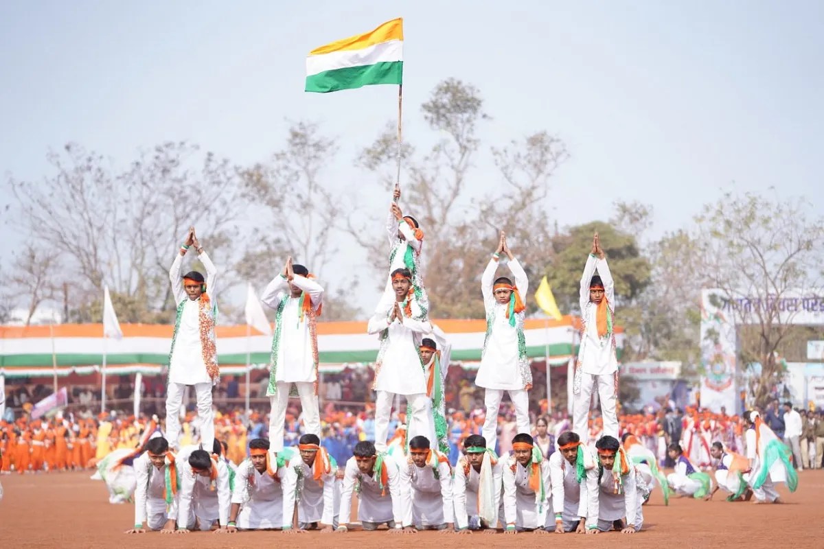 Republic Day 2026: देशभक्ति के रंग में रंगा छत्तीसगढ़: डॉग स्क्वॉड के हैरतअंगेज करतब, शानदार मार्चपास्ट… देखें मनमोहक तस्वीरें