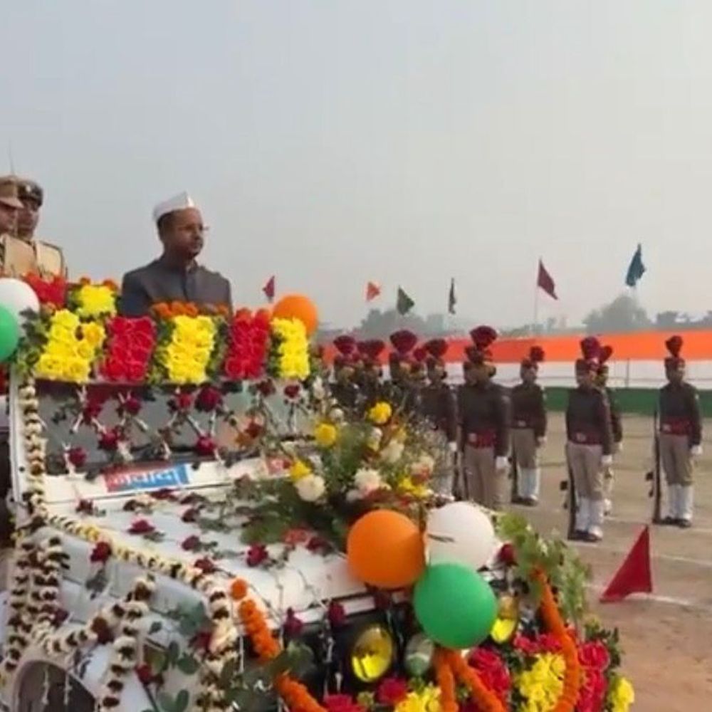 नवादा में 26 जनवरी को गणतंत्र दिवस समारोह:हरिश्चंद्र स्टेडियम में डीएम ने फहराया तिरंगा, जिलेभर के कार्यालयों में हुआ ध्वजारोहण