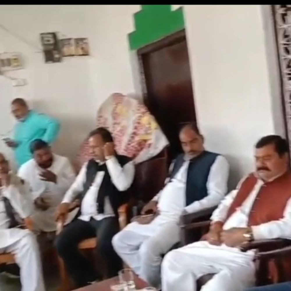 जहानाबाद में NEET छात्रा के परिवार से मिले सांसद सुरेंद्र:दोषियों को सजा दिलाने का दिया भरोसा, नहीं हुई गिरफ्तारी तो संसद तक आंदोलन करेंगे