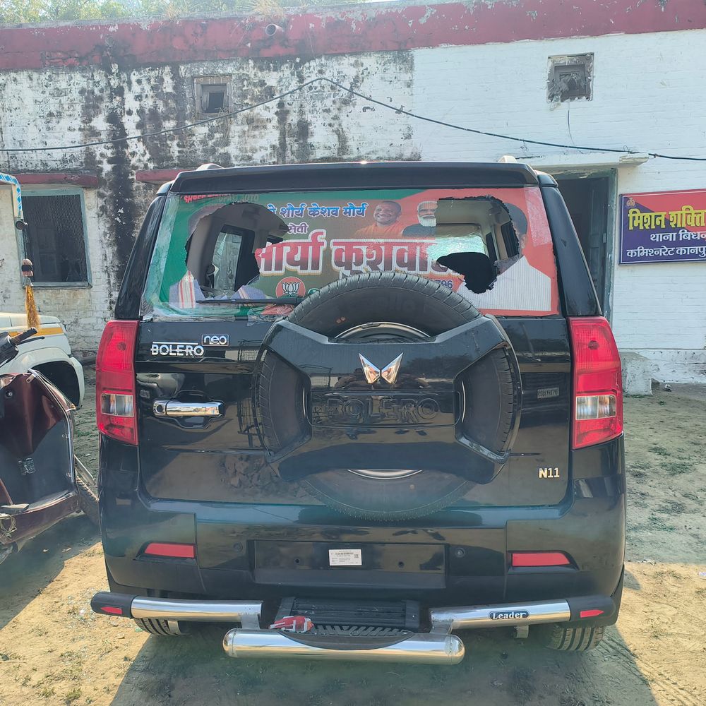 बिधनू थाने के पास भाजपा जिला मंत्री की पिटाई:डिप्टी सीएम की फोटो देख दबंगों ने गाड़ी तोड़ी, 5 बाइकों से आए थे