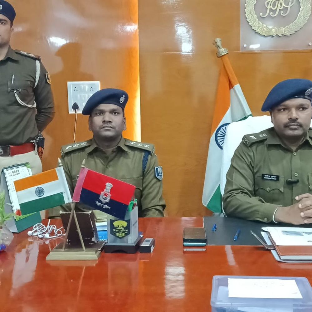 मधुबनी में कुख्यात चोर गिरफ्तार, हथियार बरामद:कई घरों में चोरी की घटनाओं का खुलासा, न्यायिक हिरासत में भेजा