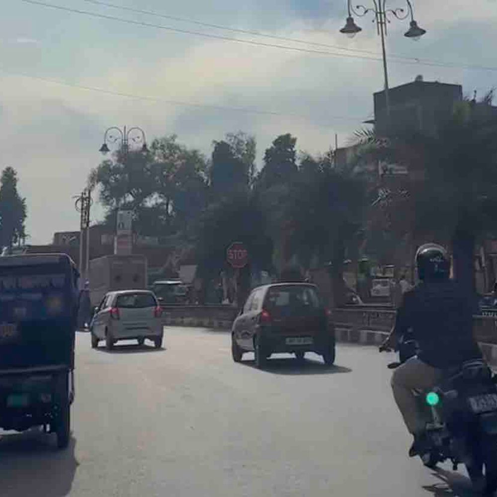 गोरखपुर में मौसम साफ, धूप से राहत:27 जनवरी को फिर बारिश के आसार, तापमान में उतार-चढ़ाव जारी