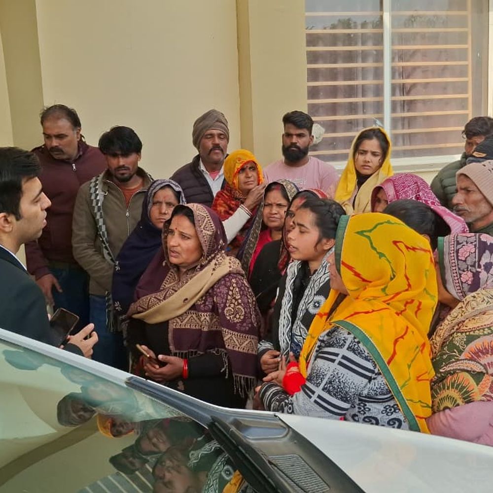 सरकारी रास्ते पर कब्जे को लेकर झूठी एफआईआर का आरोप