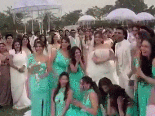 कृति सेनन की बहन ने सिंगर स्टेबिन-बेन से की शादी:आज हिंदू रीति-रिवाज से होंगे फेरे, सिंगर बी प्राक और सागर भाटिया ने दी परफॉर्मेंस