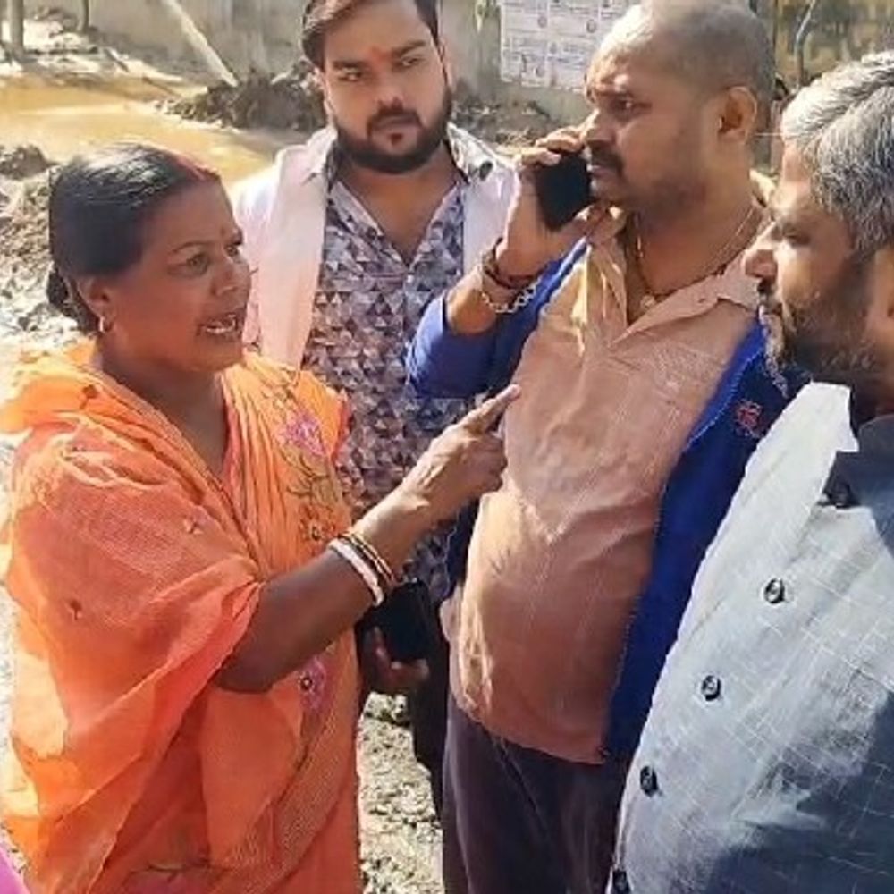 भागलपुर शहर में कई घरों में घुसा नाले का पानी:शिकायत पर विधायक ने अधिकारियों को फटकारा, बोले- लापरवाही बर्दाश्त नहीं होगी, जल्द समाधान करें