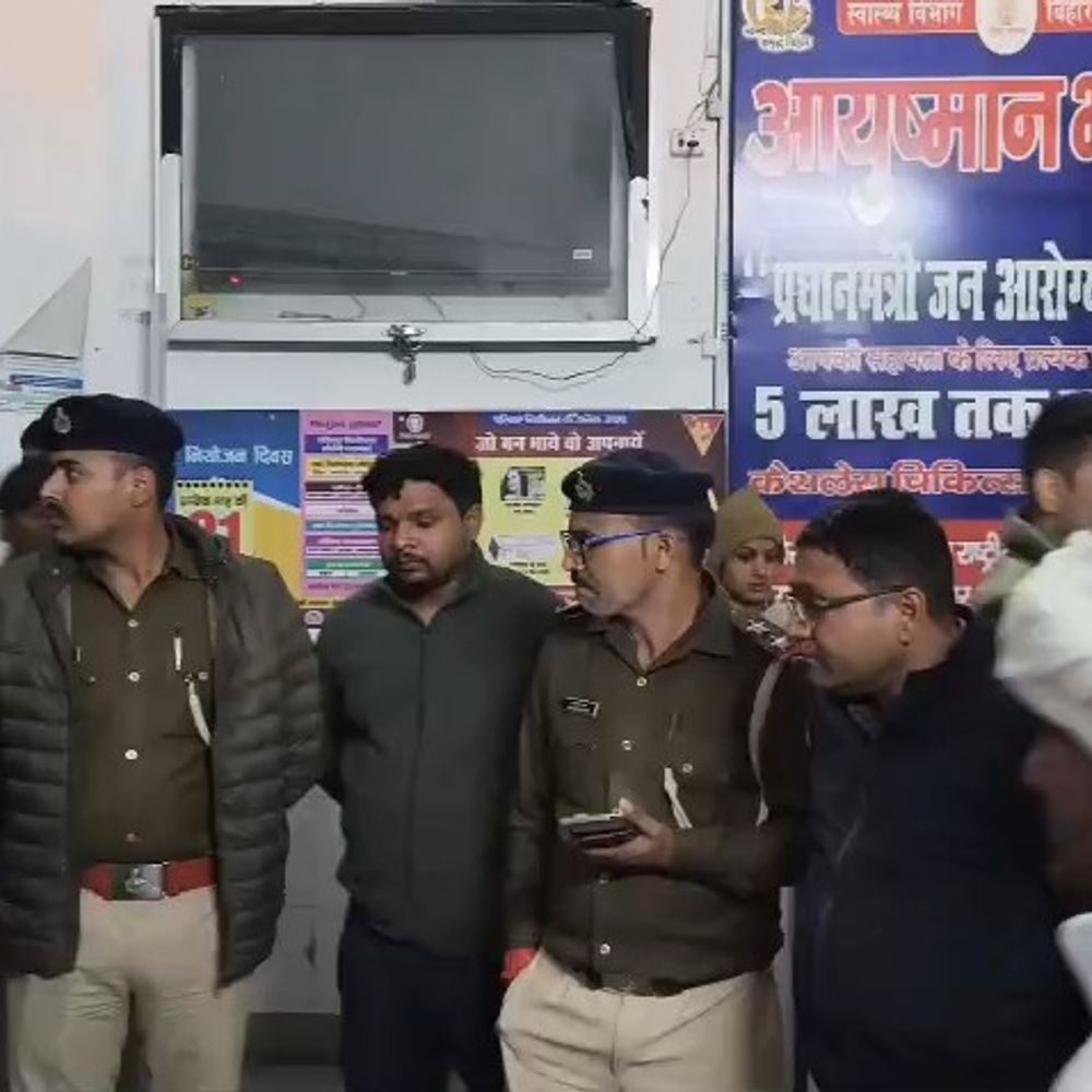 कैमूर में बैट्री दुकानदार की गोली मारकर हत्या:खिरी बाजार में हुई वारदात, बदमाश फरार, मौसा की दुकान पर करता था काम