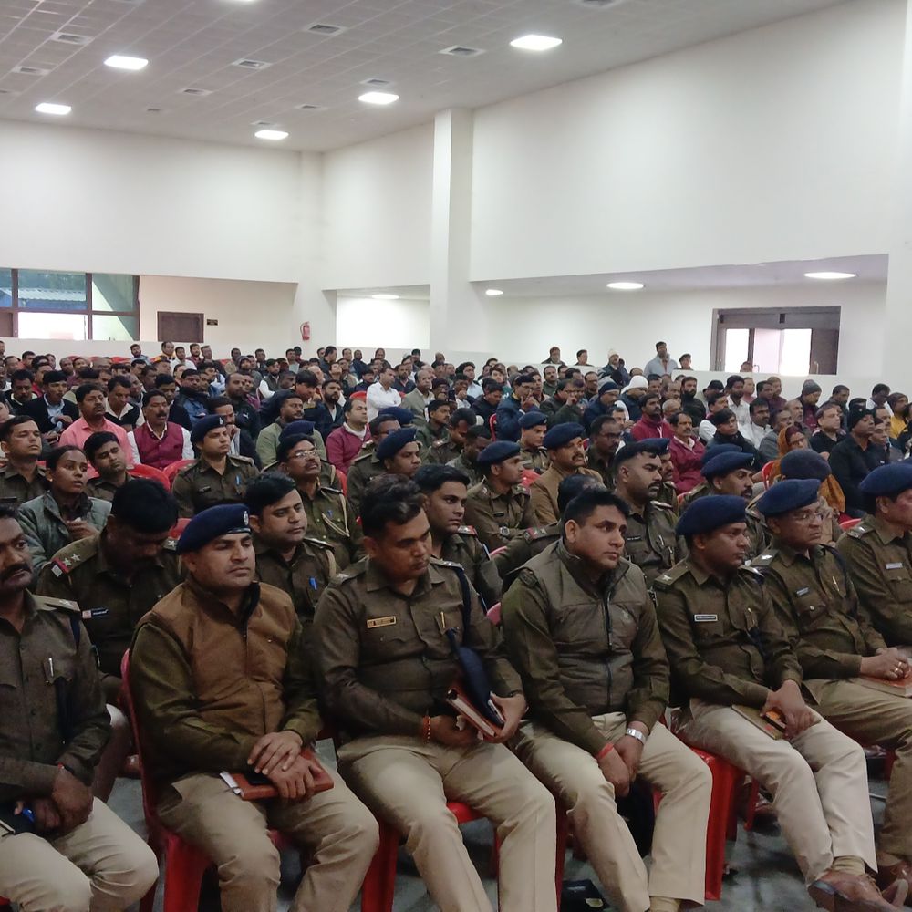 बोकारो में ज्वेलरी सुरक्षा पर पुलिस-व्यवसायियों की बैठक:एसपी ने दिए निर्देश, कारोबारियों ने की दुकान खुलने के समय नियमित गश्त की मांग