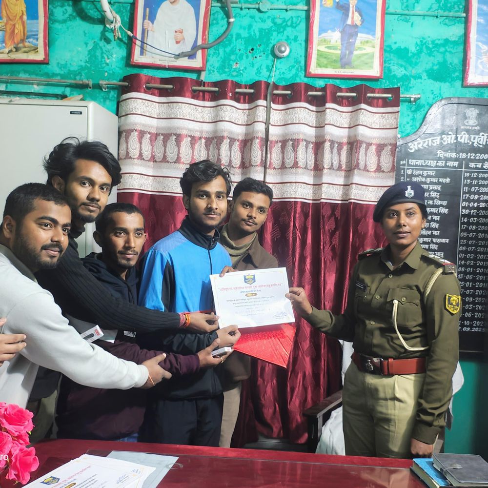 अरेराज पुलिस ने पूजा समितियों को किया सम्मानित:शांतिपूर्ण सरस्वती पूजा के लिए मिला ‘प्रशस्ति पत्र’