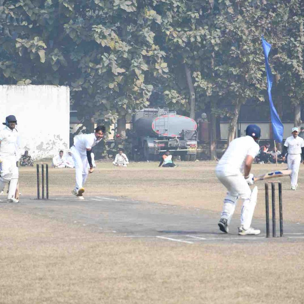 गोरखपुर में SSB अंतर-सीमांत क्रिकेट में सिलीगुड़ी ने जीता मैच:3 विकेट से तेजपुर को हराया, फाइनल में ट्रॉफी अपने नाम की