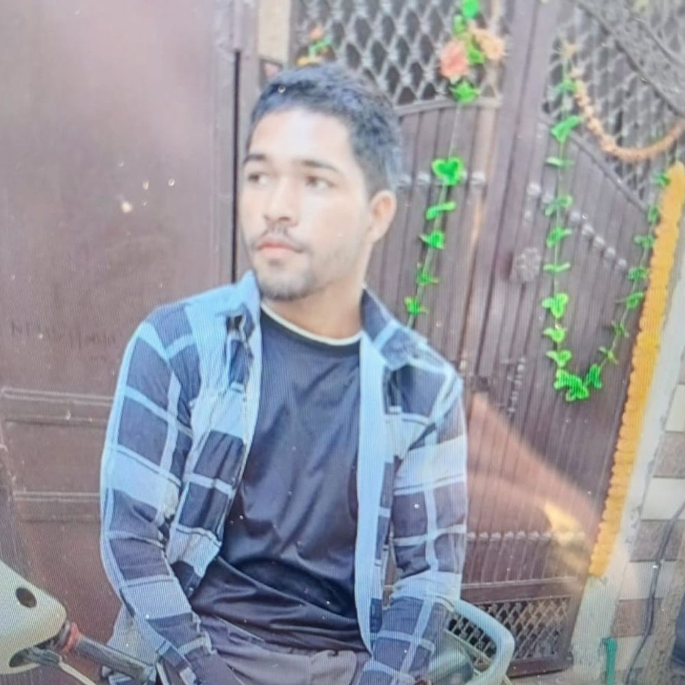 कासगंज में ट्रैक्टर ने बाइक सवार छात्र को मारी टक्कर:जिला अस्पताल में इलाज के दौरान हुई मौत, चालक मौके से हो गया था फरार