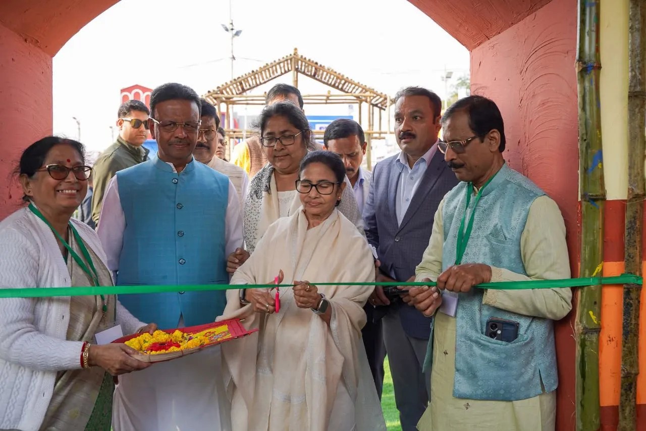 मुख्यमंत्री ममता ने किया 49वें अंतर्राष्ट्रीय कोलकाता पुस्तक मेला का उद्घाटन