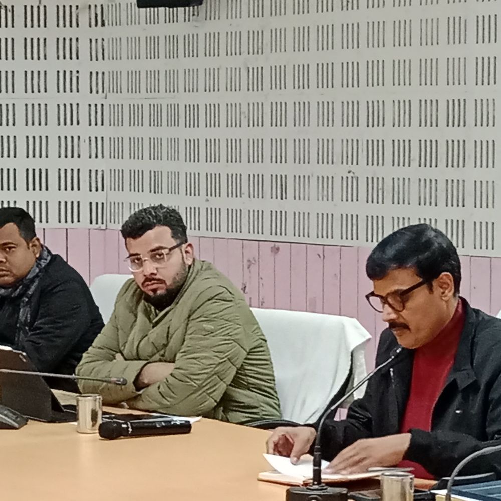 बलिया में पीएम सूर्य घर योजना की ‘सी’ रैंकिंग:डीएम ने 25 दिन से अधिक लंबित आवेदनों पर नोटिस जारी करने के दिए आदेश